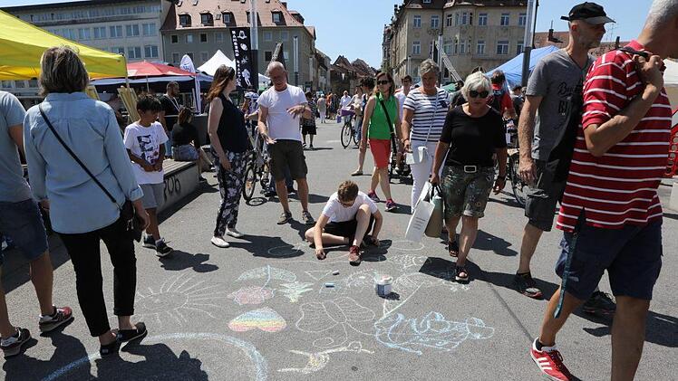 Tag der Jugend auf der Kettenbr&uuml;cke. Foto: Barbara Herbst