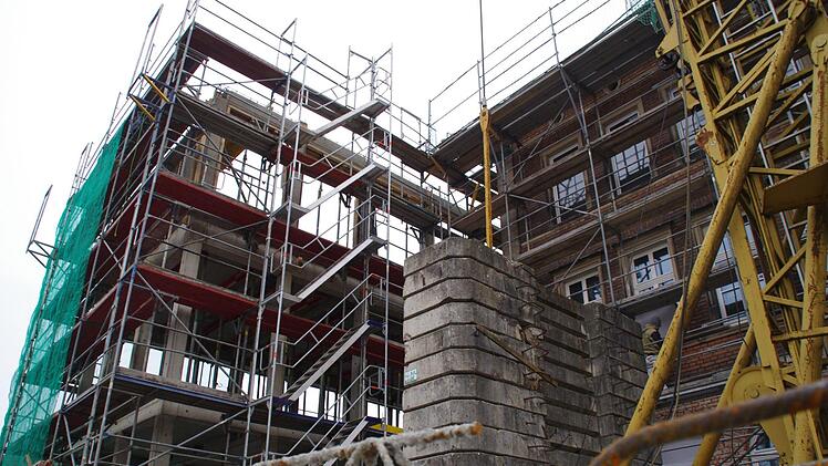 Die VHS in Kronach ist momentan eine Großbaustelle. Foto: Marco Meißner