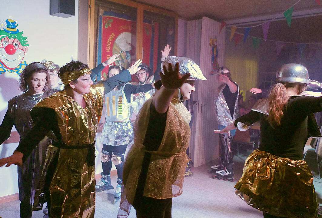 Weiberfastnacht, die 25.