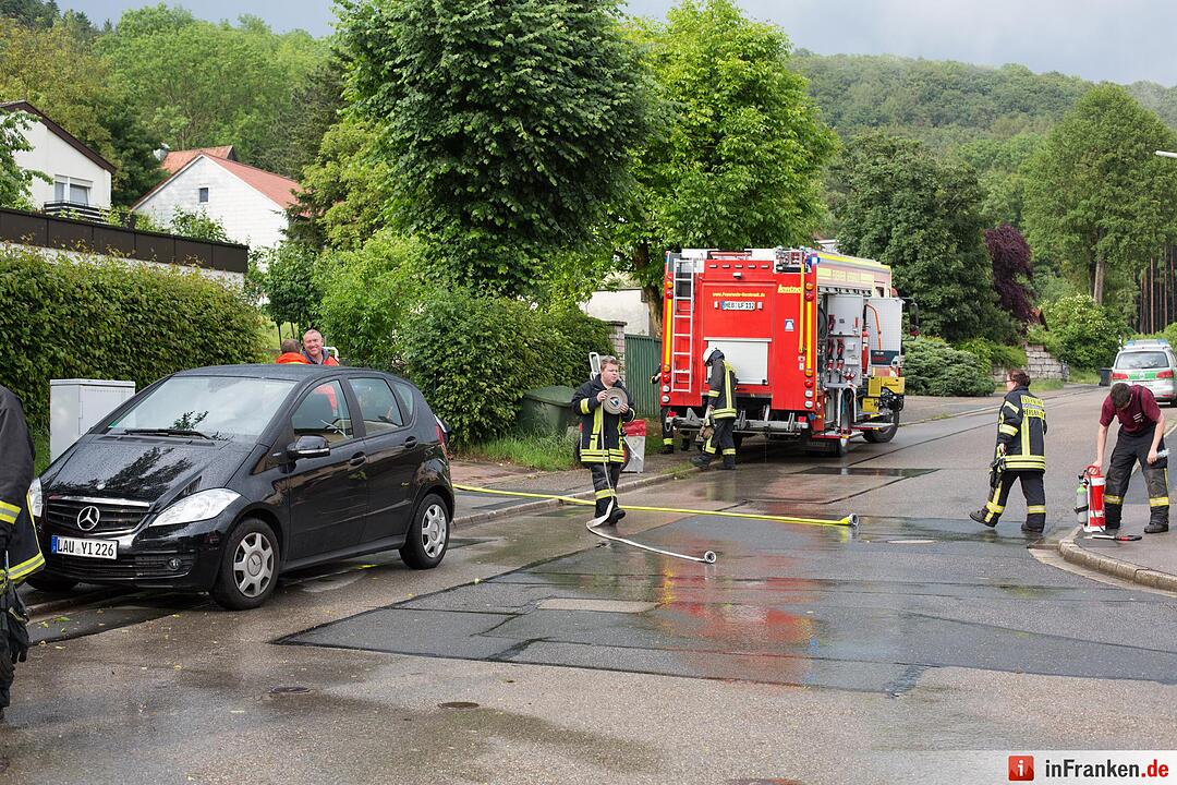 Unwetter in Mittelfranken: Überschwemmung, Blitzschlag, Straßenschäden