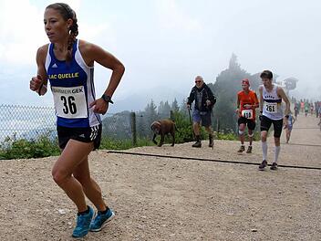 Bei den deutschen Berglaufmeisterschaften in Schwangau war Lisa Wirth gemeinsam mit ihrer Schwester am Start. Was den Verein - Lisa tritt für das LAC Quelle Fürth an, Babinja ist Mitglied des TSV Ebermannstadt - und die Disziplin angeht, trennen sich die Wege der Sportlerinnen allerdings.