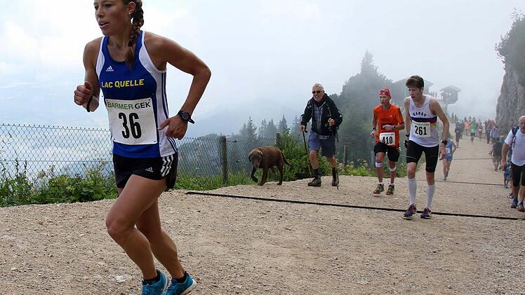 Bei den deutschen Berglaufmeisterschaften in Schwangau war Lisa Wirth gemeinsam mit ihrer Schwester am Start. Was den Verein - Lisa tritt für das LAC Quelle Fürth an, Babinja ist Mitglied des TSV Ebermannstadt - und die Disziplin angeht, trennen sich die Wege der Sportlerinnen allerdings.