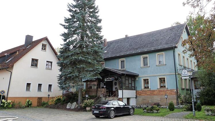 Die Senioren-Tagesstätte des Diakonievereins Neuenmarkt-Wirsberg-Trebgast-Harsdorf, die im früheren Gasthof "Zum Unteren Wirt" eingerichtet werden soll, wird entgegen der ursprünglichen Pläne ihren Betrieb erst zum 1. April 2018 aufnehmen. Ursprünglich hatte man den 1. Januar ins Auge gefasst. Foto: Werner Reißaus