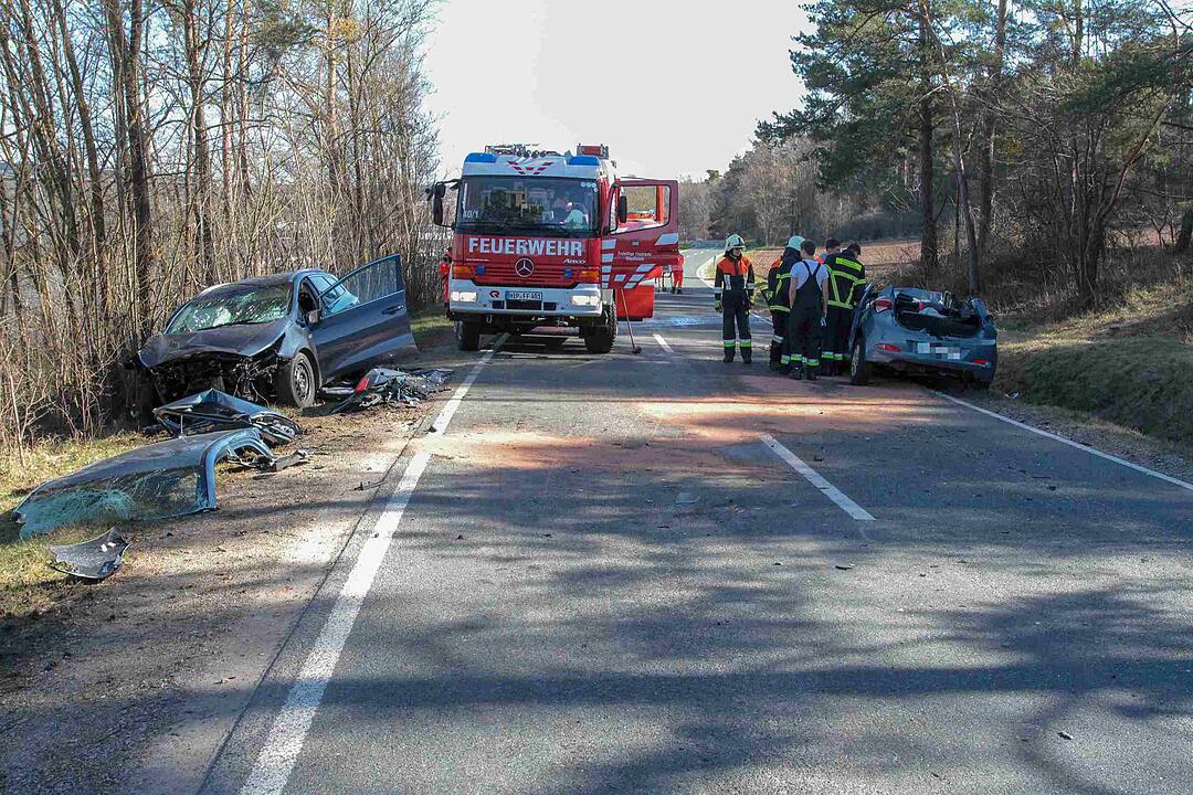Mittelfranken: Mehrere Verletzte nach Frontalcrash