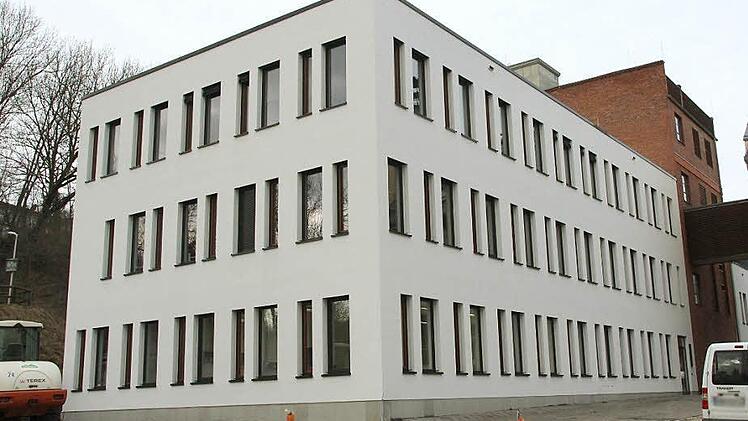 Das neue Gebäude des Instituts für Sensor- und Aktortechnik wird am Donnerstag offiziell in Betrieb genommen. Fotos: Simone Bastian