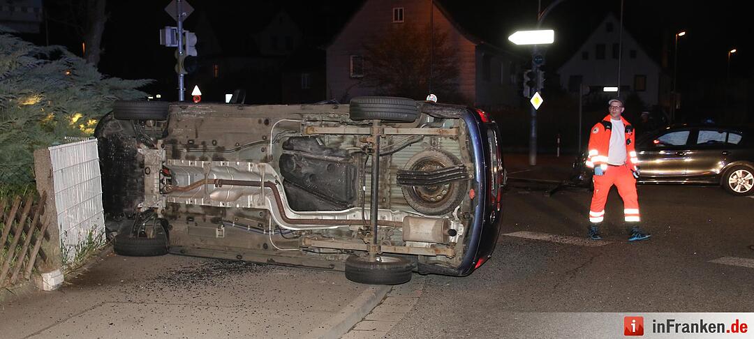 Coburg: Zwei Autos kollidieren an Kreuzung – zwei Verletzte