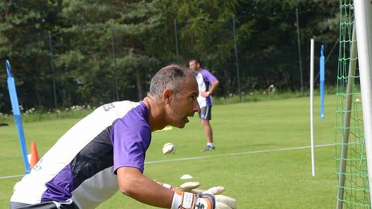 Der Torwart-Trainer in Aktion.