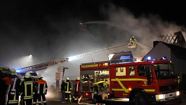 Brand in Oberleichtersbach. Foto: Sebastian Schmitt-Mathea