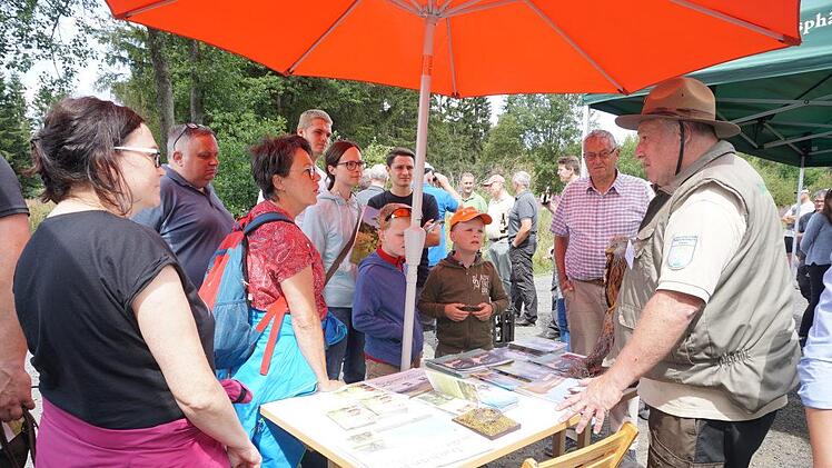 Wie gefährlich ist die Kreuzotter? Uwe Steigemann hatte beim World  Ranger Day viele Fragen zu beantworten. Marion Eckert