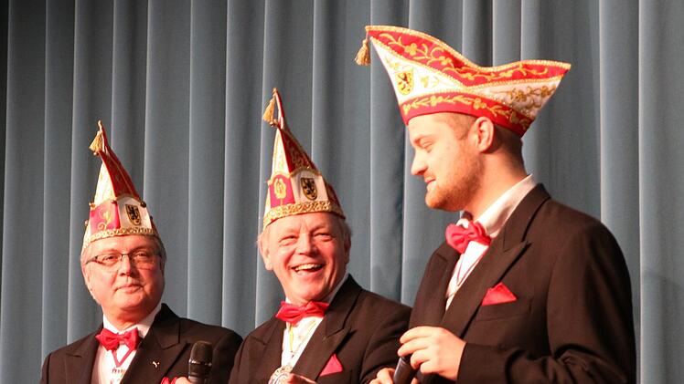 Fast wieder als Quartett vollständig: Die Hugo-Crew (v. links: Roland Bayer, Hansi Hümmer und Marcel Ott). Foto: Klaus Klaschka