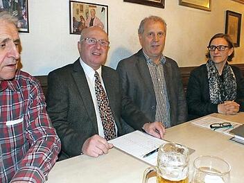 Von links: Günther Graf (Verwaltungsrat), Vorsitzender Michael Welker, Finanzchef Horst Ploner und Barbara Ort (Verwaltungsrätin)  Foto: Manfred Welker