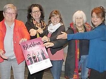 Gemeinsam aktiv in Sachen Frauentag (von links): Ruthild Schrepfer (CSU), Sandra W&uuml;stner und Claudia Belzer (SPD) sowie Retta M&uuml;ller-Schimmel und Andrea Dittrich (B&uuml;ndnis 90/ Gr&uuml;ne) Foto: Gabriela Ruyter
