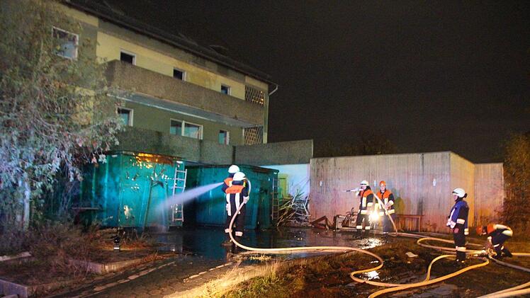 Die Wehren aus Höchstadt und Etzelskirchen trainieren den Ernstfall.  Foto: Andreas Dorsch