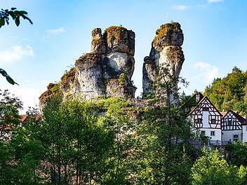 Tüchersfeld ein Kirchdorf im Püttlachtal in der Fränkischen Schweiz und liegt bei Pottenstein im Landkreis Bayreuth, Wandern, Wanderung, Ausflug