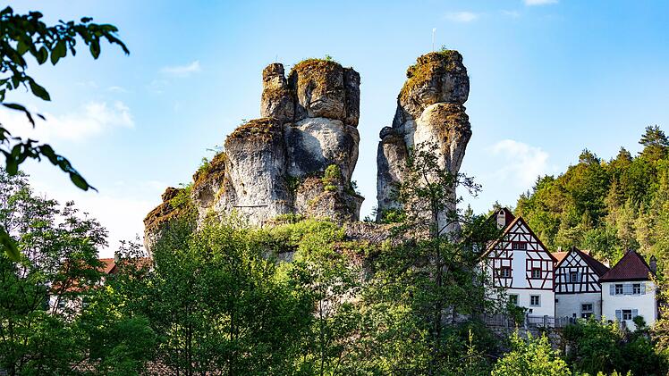 Tüchersfeld ein Kirchdorf im Püttlachtal in der Fränkischen Schweiz und liegt bei Pottenstein im Landkreis Bayreuth, Wandern, Wanderung, Ausflug