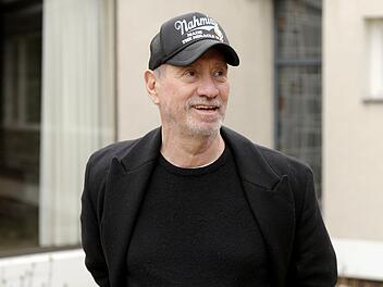 Am 10. November wird Regisseur Roland Emmerich ("Independence Day") 70 Jahre alt. Der sehr pers&ouml;nliche Film seines Biografen Jo M&uuml;ller zum 70. Geburtstag greift auf Interviews und Archivbilder aus mehreren Jahrzehnten zur&uuml;ck.