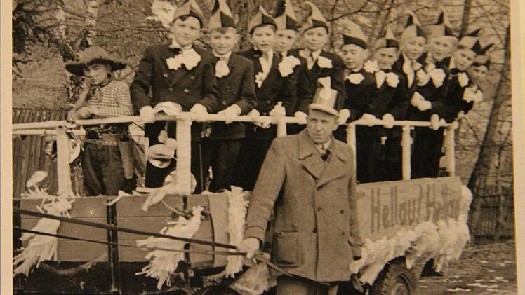 Sogar einen Kinderelferrat hat es einst gegeben - alles Freunde und Klassenkameraden von Günter Vorndran.