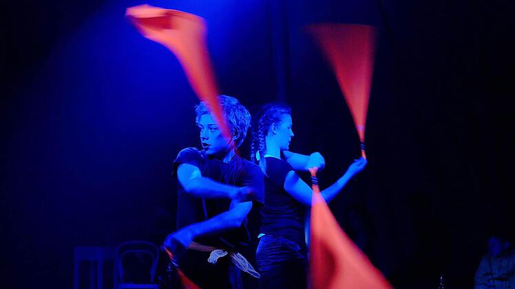 Abschluss-Show im Circus Luna nach dem Pfingstcamp  Foto: Gerd Schaar