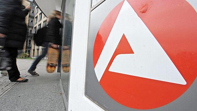 Die Zahl der Arbeitslosen in Deutschland ist trotz versch&auml;rfter Corona-Regeln im November gesunken. Foto: Patrick Seeger, dpa