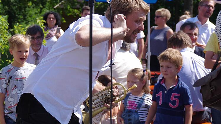 "LaBrassBanda" rockten in Kronach. Foto: Marco Meißner