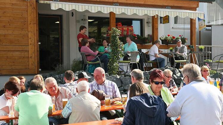 Das zweijährige Bestehen des "RugendDorfladen" wurde am Samstag gefeiert. Fotos: Klaus Klaschka