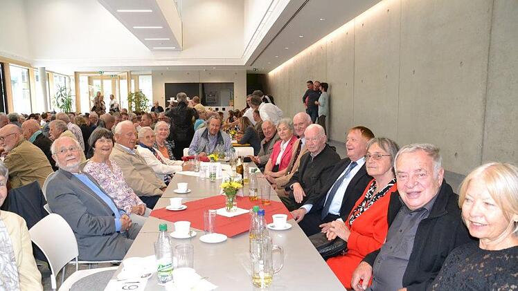 1952 - der &auml;lteste Abiturjahrgang Foto: Uschi Prawitz