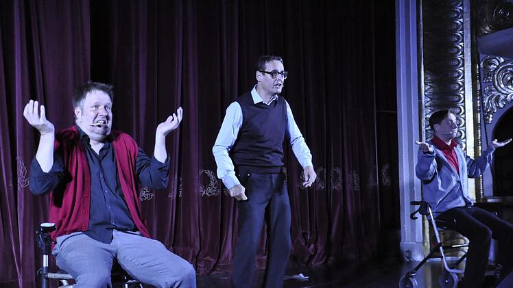 Unfug ohne zu verletzen - dafür stehen Michael A. Tomis, Georg Koeniger und Florian Hoffmann als TBC - Totales Bamberger Cabaret.Foto: Peter Klopf