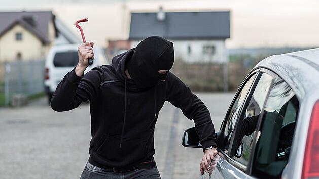 Neustadt bei Coburg: "Vermummte Ganoven" gehen auf Diebestour - Kameras zeichnen alles auf