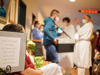 Am 28. Dezember kamen die mRNA.Impfstoff von Biontec und Pfizer in Küps an. Einen Ausbruch konnte die Impfung nicht mehr verhindern.