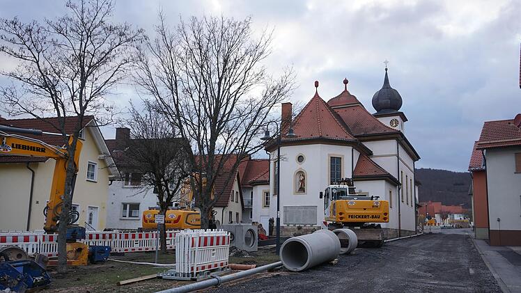 Die Bauarbeiten zur Kanalerneuerung in Langenleiten gehen planmäßig  voran.  Foto: Marion Eckert