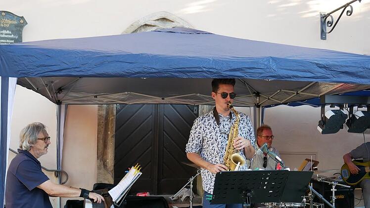 "SwingPack spielten am Marktplatz."Foto: Heike Beudert