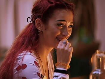 Ariel sieht sich im Dschungel von "Reality Queens" als Einzelk&auml;mpferin.