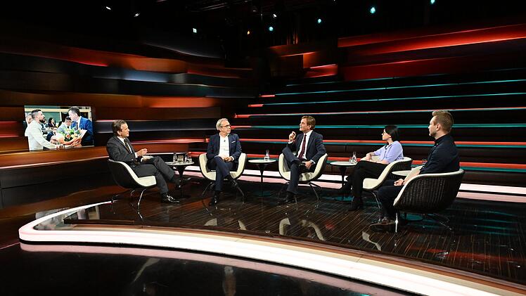 Markus Lanz (links) sprach am Dienstag mit (von links) Georg Maier, Bernd Baumann, Anne H&auml;hnig und Alexander Thiele.