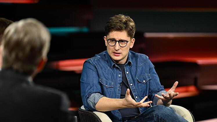 Juso-Chef Philipp T&uuml;rmer machte bei "Markus Lanz" deutlich, dass der Krieg im Iran v&ouml;lkerrechtswidrig sei.