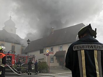 In Schönbrunn im Landkreis Bamberg hat es in einem Wohnhaus gebrannt. Foto: NEWS5 / Herse