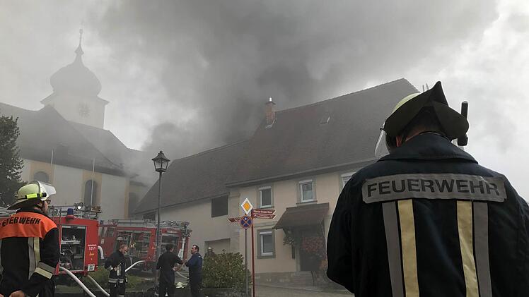 In Schönbrunn im Landkreis Bamberg hat es in einem Wohnhaus gebrannt. Foto: NEWS5 / Herse