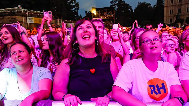 HUK-Coburg-Open-Air-Sommer 2018 - hier: Fans beim Konzert mit The  Kelly FamilyFoto: Matthias Hoch