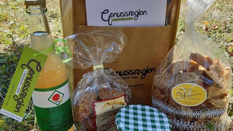 So sieht sie aus, die "Brotzeit-Düdn" der Genussregion Coburger Land. Die Teilnehmer der BR-Wanderwoche freuten sich darüber. Foto: Linda Zeller