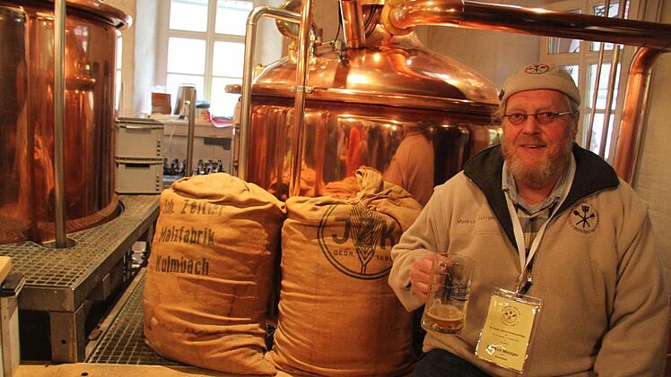 Markus Metzger ist der neue und alte Vorsitzende der Vereinigung der Haus- und Hobbybrauer in Deutschland. Metztger kommt aus Karlstadt und hat eine besondere Spezialität: Rauchbier aus hundert Prozent Rauchmalz.