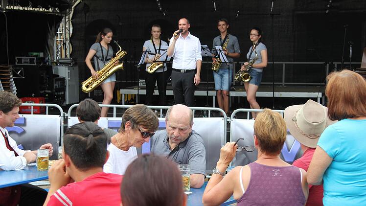 Das Saxofon-Quartett unterhielt am Sonntagnachmittag auf der Hauptbühne.Foto: Ralf Kestel