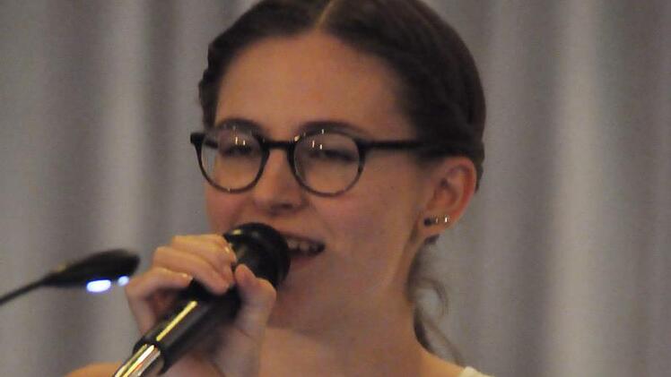 Mit ihrer ausgezeichneten Stimme begeisterte Karina Wehner ihre Zuhörer. Foto: Peter Klopf