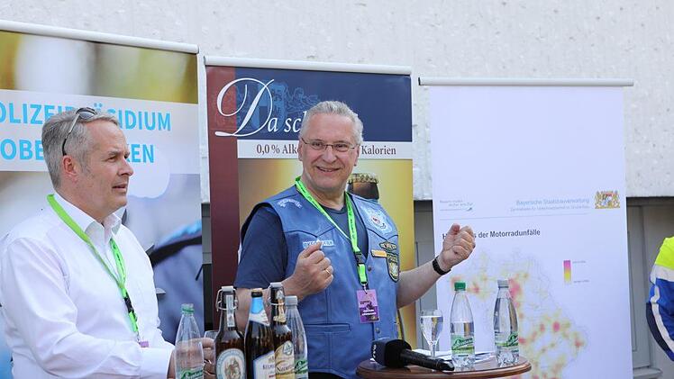 Innenminister Joachim Herrmann stellt die neue uniformierte Motorradkleidung der bayerischen Polizei vor.Barbara Herbst