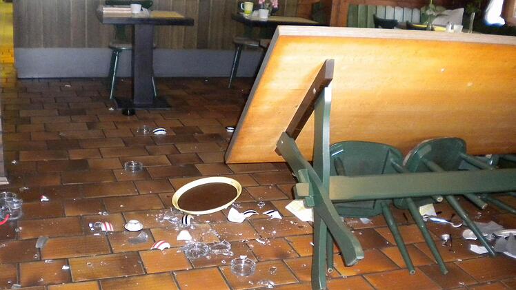 Im Juli 2012 brachen die Vandalen in die Rögener Hütte in Coburg ein und richteten immensen Schaden an. Foto: CT-Archiv