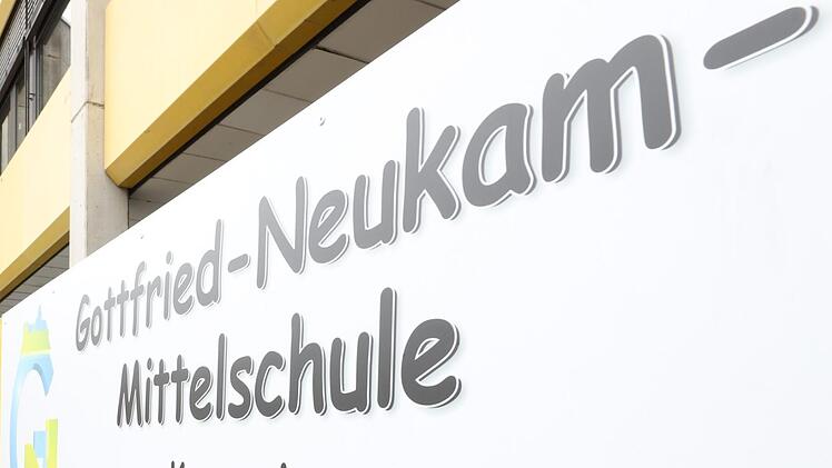 Die Gottfried-Neukam-Mittelschule Kronach wird nicht umbenannt. Diesen Beschluss fasste der zuständige Schulverband am Donnerstag einstimmig. Foto: Marian Hamacher