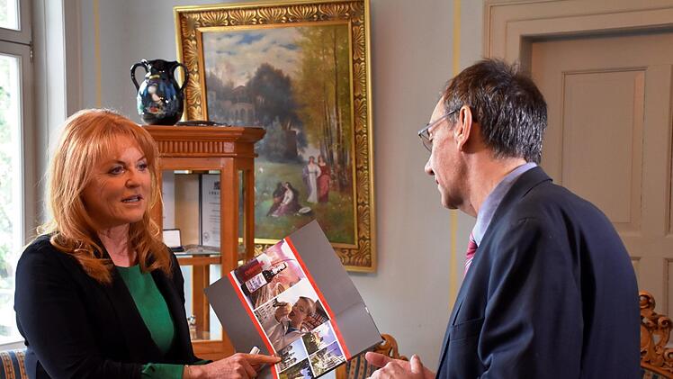 Sarah, Duchess of York, bei ihrem Treffen mit Coburgs Drittem Bürgermeister Thomas NowakFoto: Coburg Marketing