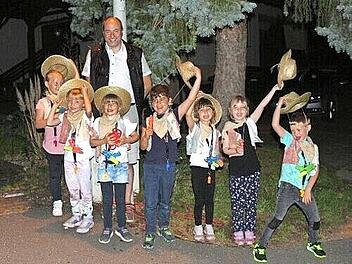 Die Kinder fesselten „Sheriff“ Johannes Krapp an eine Straßenlaterne.