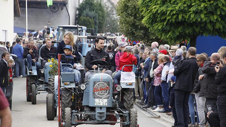 Bei der großen Parade tuckerten 210 Eicher durch den kleinen Ort. Foto: ReinhardLöwisch