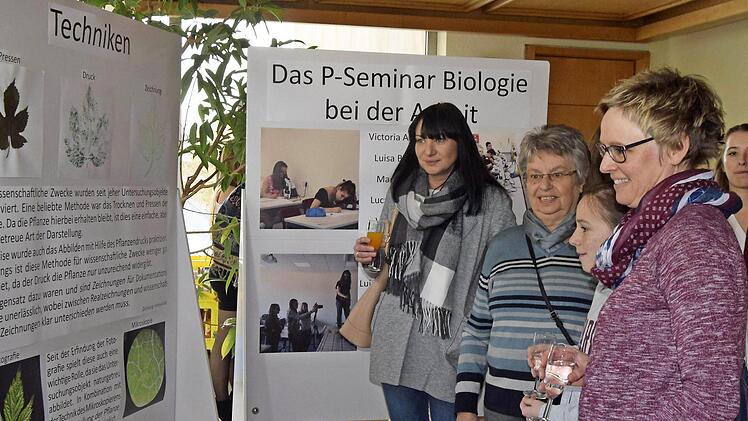 Besucher der Ausstellung lernten eine "unbekannte" heimische Pflanze kennen.  Foto: Andreas Welz