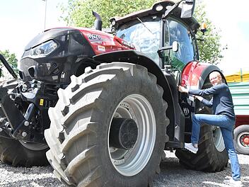 Als Großerzeuger muss man auf große Fahrzeuge zurückgreifen, die aber auch großen Durst haben, was sich in den Produktiosnkosten deutlich niederschlägt, bedauert Volker Schmitt. Foto Eckhard Heise