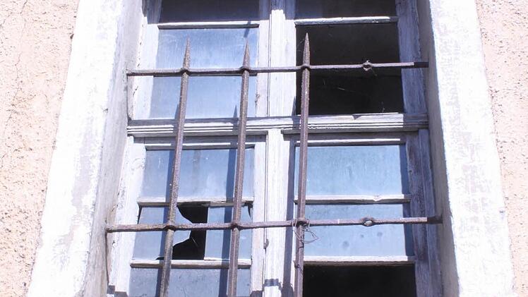 Die Fensterscheiben sind mehr heil